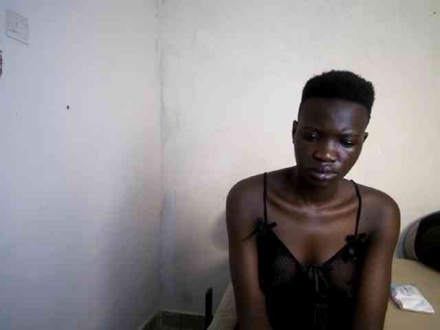 Prettieme12 webcam