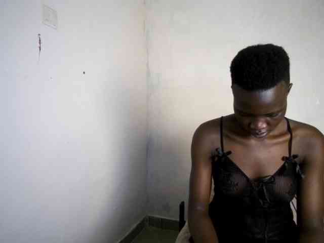 Prettieme12 webcam