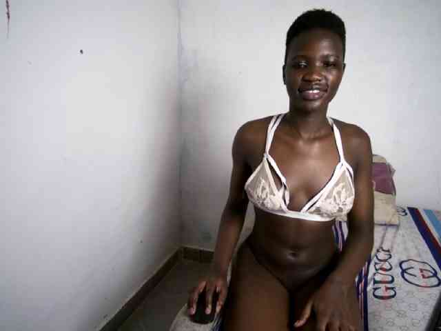 Prettieme12 webcam