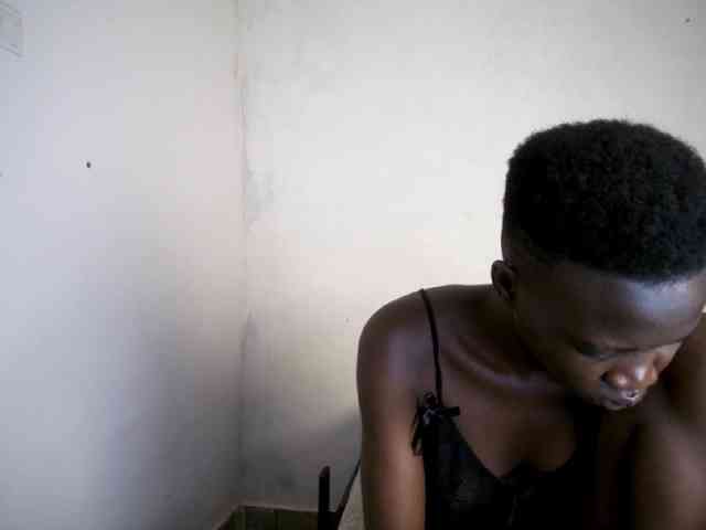 Prettieme12 webcam