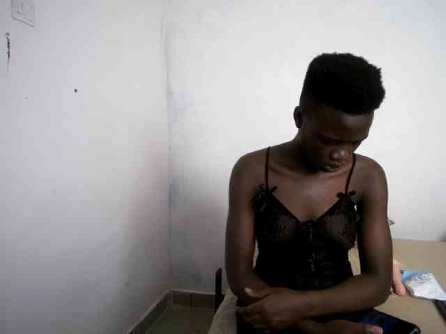 Prettieme12 webcam