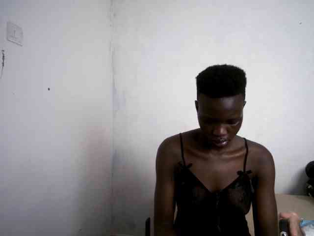 Prettieme12 webcam