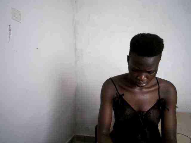 Prettieme12 webcam