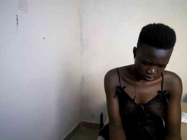 Prettieme12 webcam
