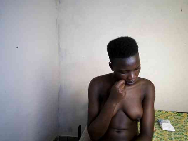 Prettieme12 webcam