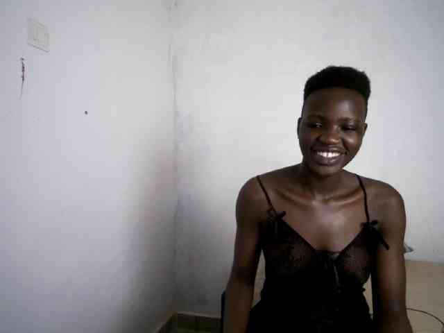 Prettieme12 webcam