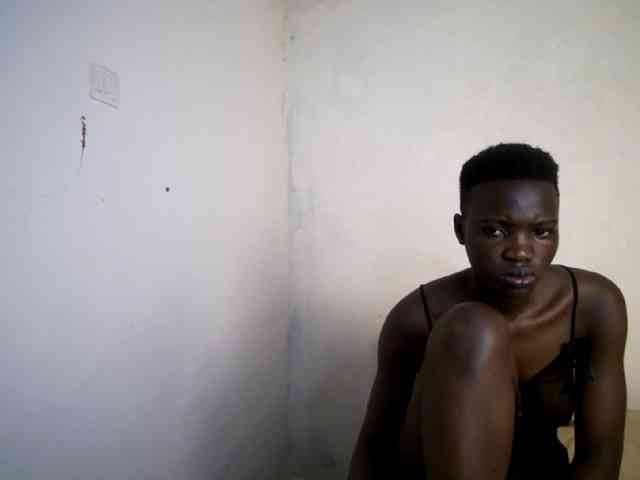 Prettieme12 webcam