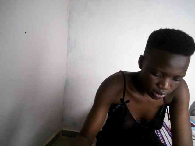 Prettieme12 webcam