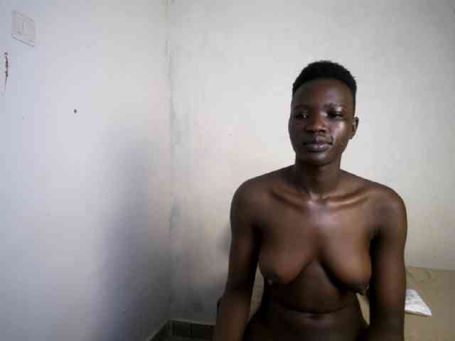 Prettieme12 webcam