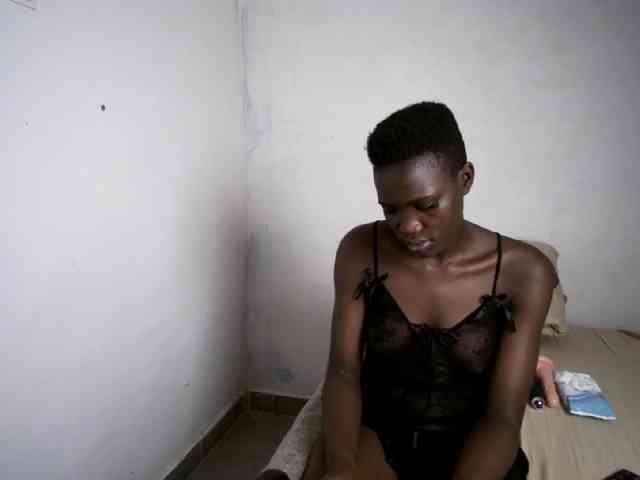 Prettieme12 webcam