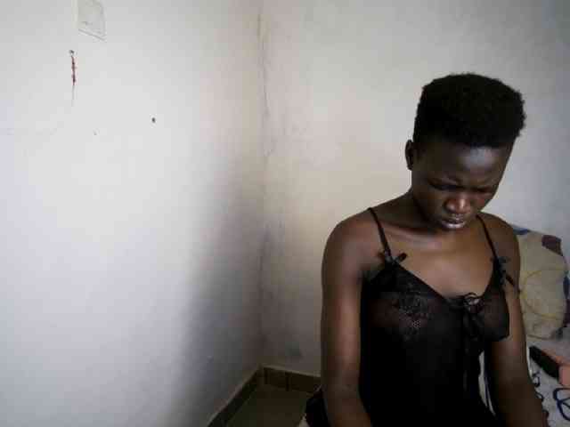 Prettieme12 webcam
