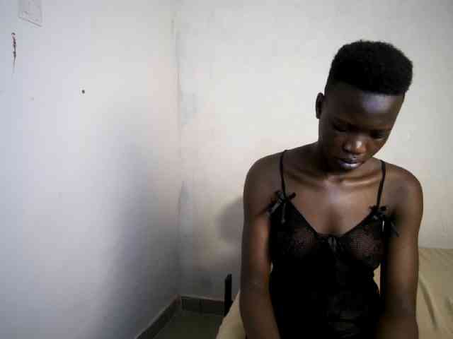 Prettieme12 webcam