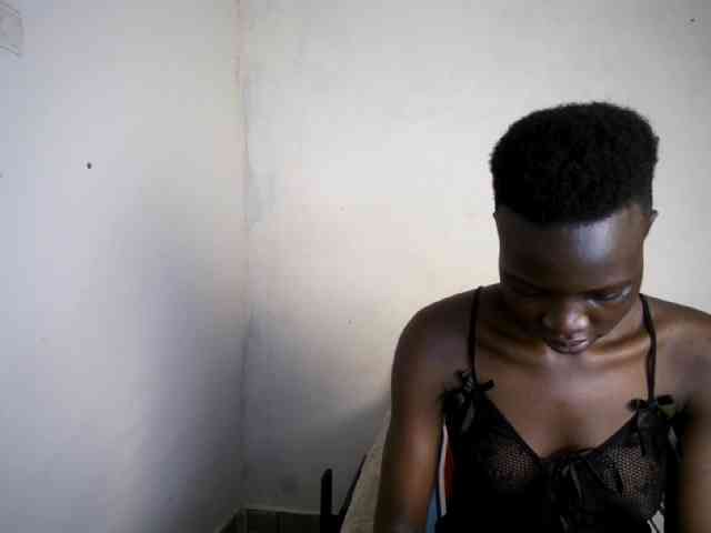 Prettieme12 webcam