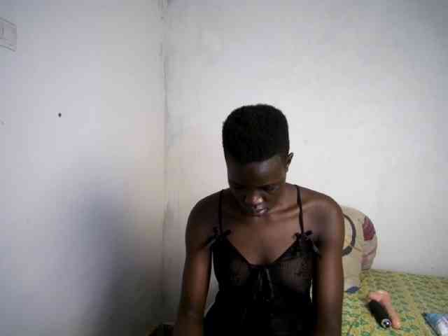 Prettieme12 webcam