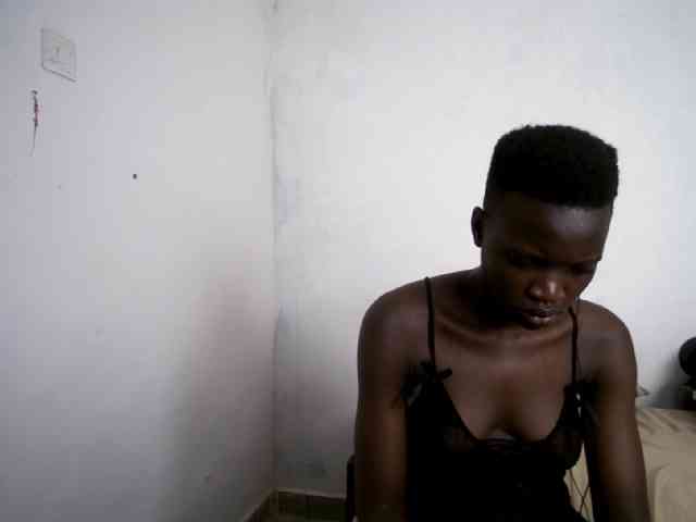 Prettieme12 webcam