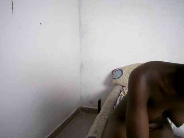 Prettieme12 webcam