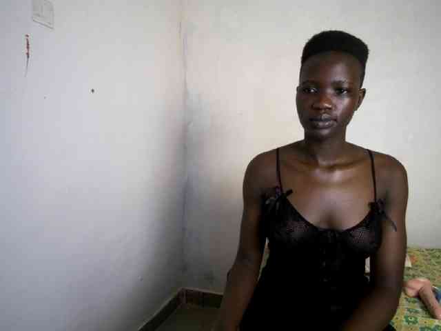 Prettieme12 webcam
