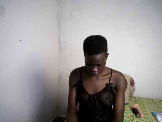 Prettieme12 webcam