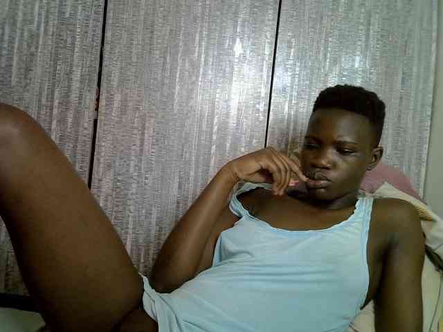 Prettieme12 webcam