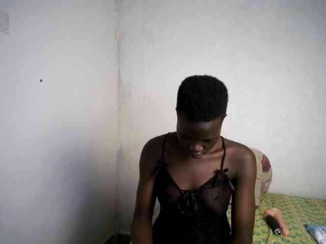 Prettieme12 webcam