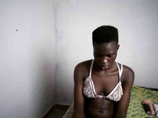 Prettieme12 webcam