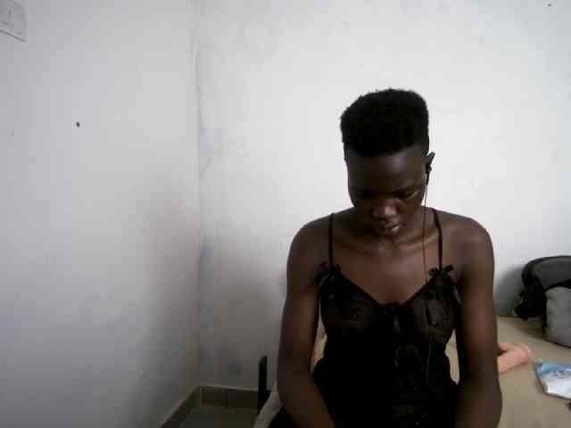 Prettieme12 webcam