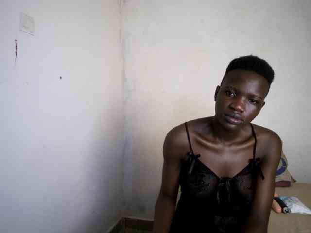 Prettieme12 webcam