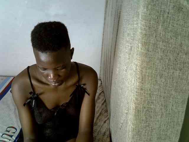 Prettieme12 webcam