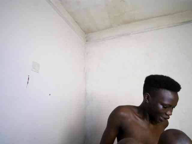 Prettieme12 webcam
