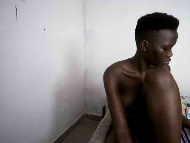 Prettieme12 webcam