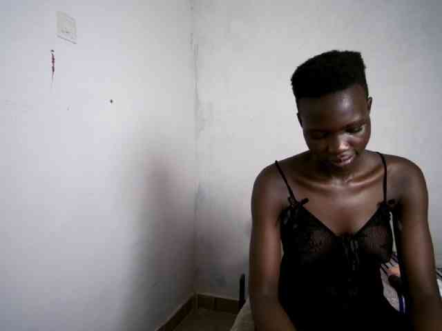 Prettieme12 webcam