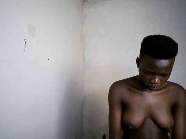 Prettieme12 webcam