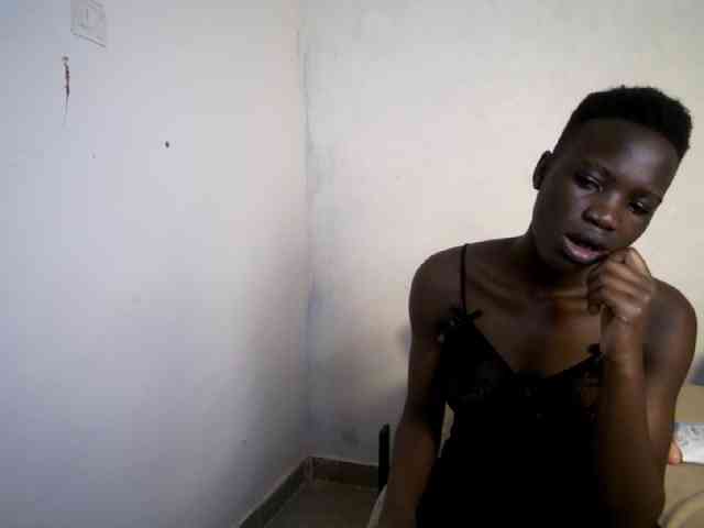 Prettieme12 webcam