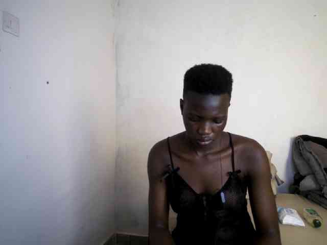 Prettieme12 webcam