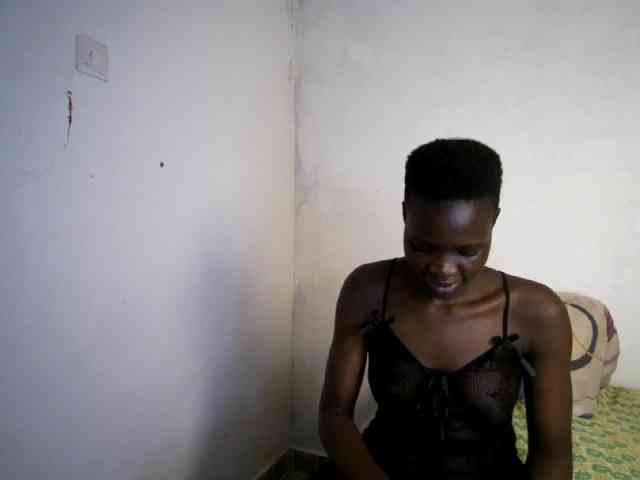 Prettieme12 webcam