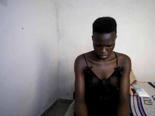 Prettieme12 webcam