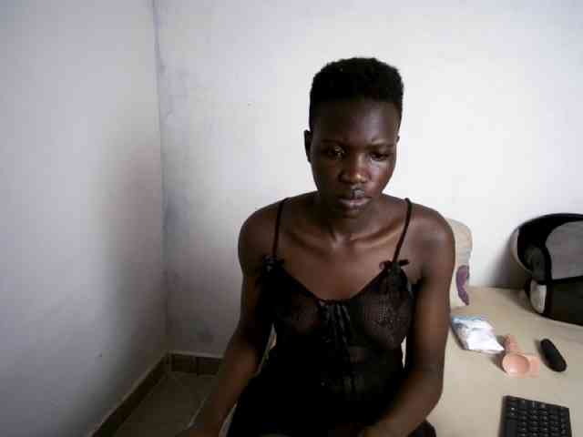 Prettieme12 webcam