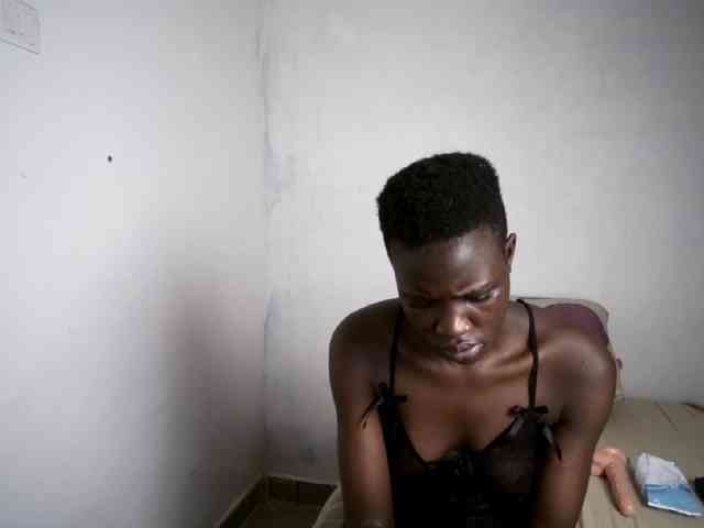 Prettieme12 webcam