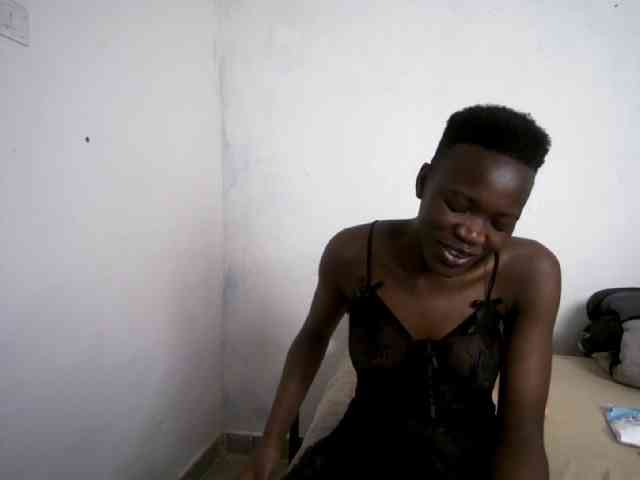 Prettieme12 webcam