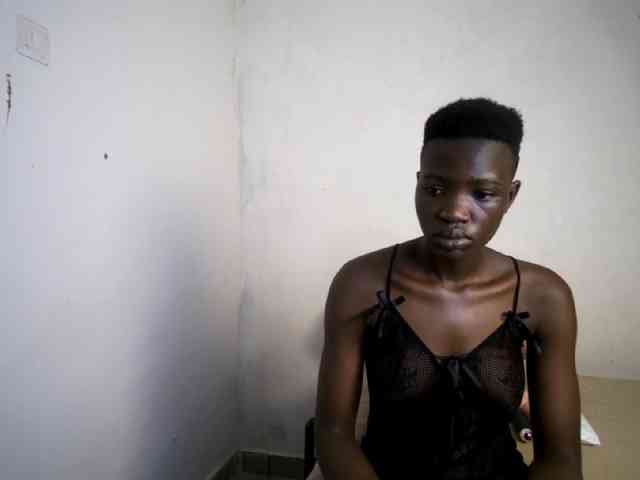 Prettieme12 webcam