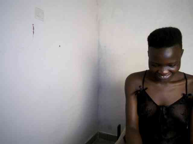 Prettieme12 webcam