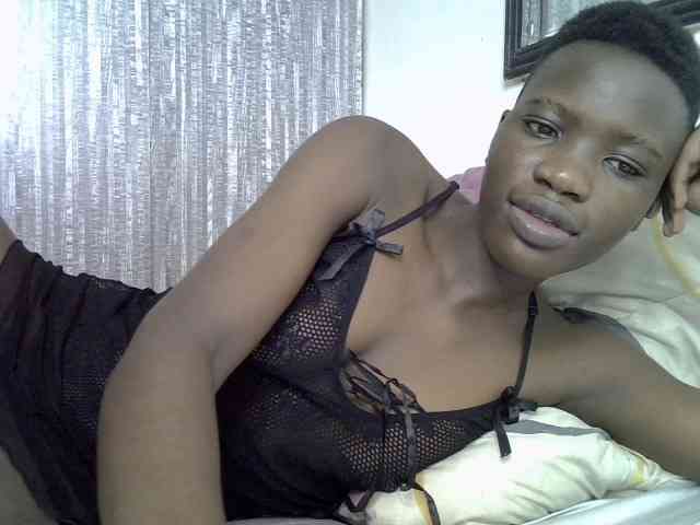 Prettieme12 webcam