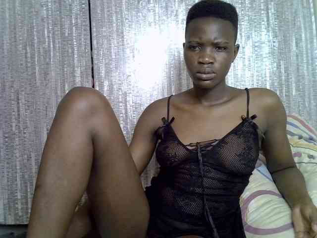 Prettieme12 webcam