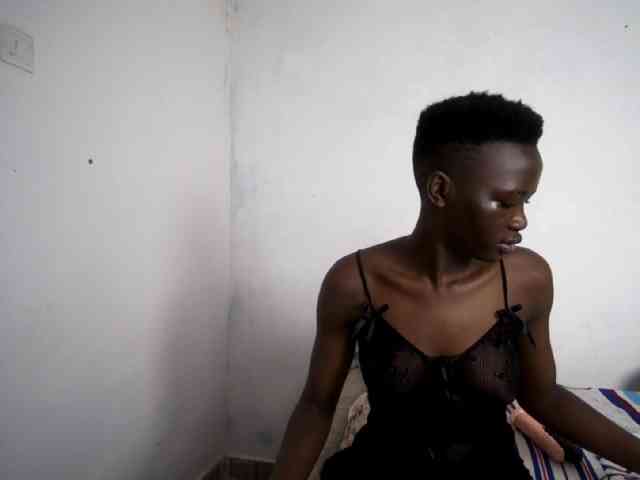 Prettieme12 webcam