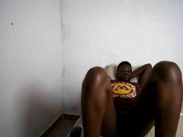 Prettieme12 webcam