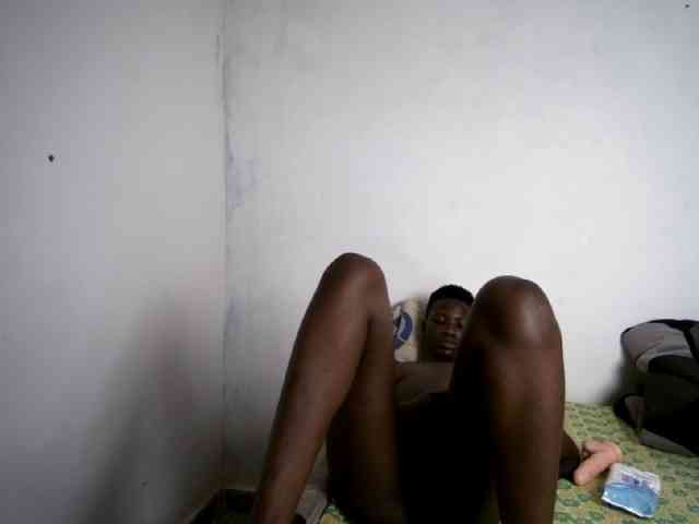 Prettieme12 webcam