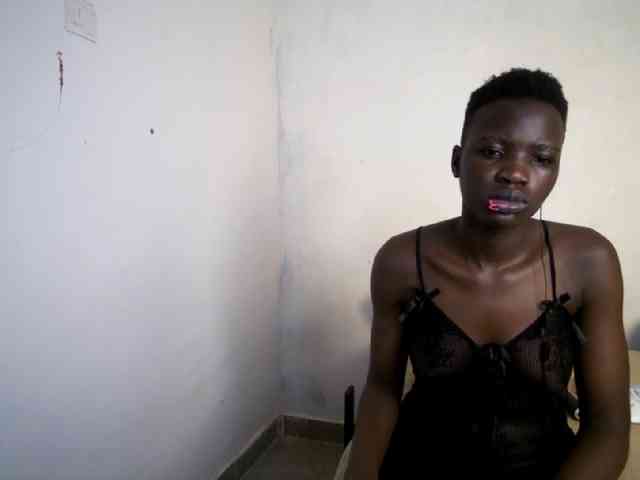 Prettieme12 webcam
