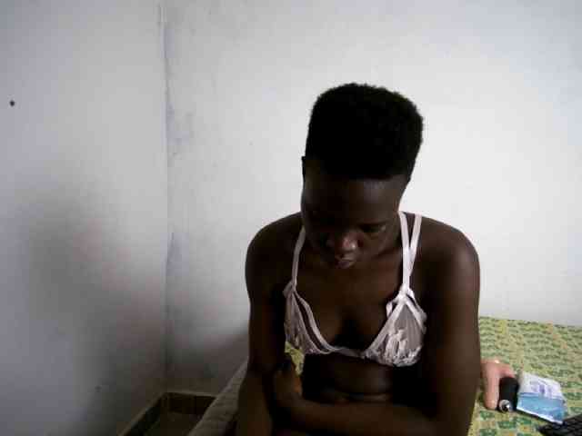 Prettieme12 webcam
