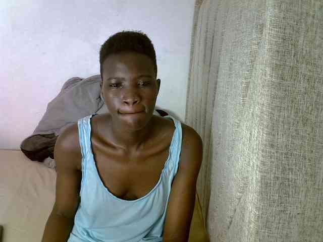 Prettieme12 webcam
