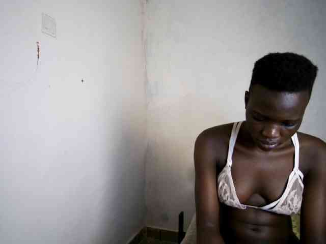 Prettieme12 webcam